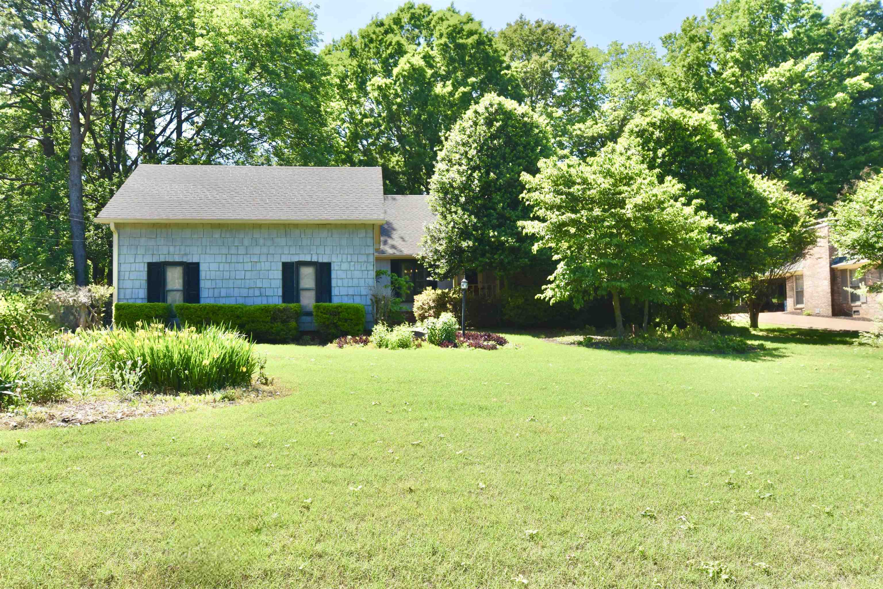 37 Chickering Road Jackson, TN 38305 - Photo 1 of 18 Photo 1