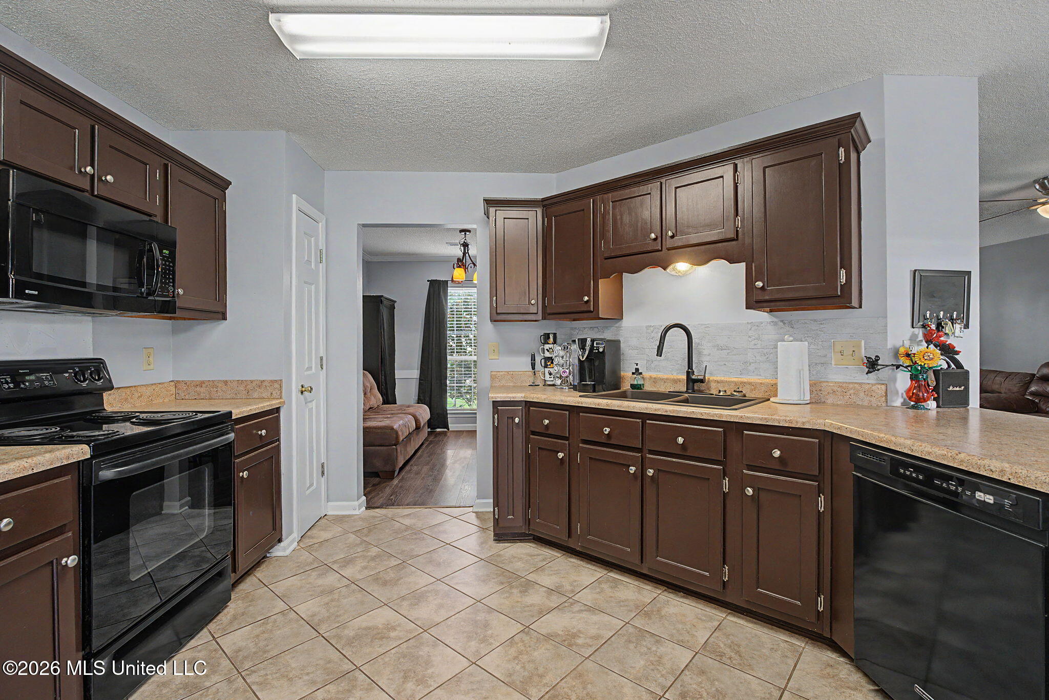 7392 Wendy Way Walls, MS 38680 - Photo 7 of 32 11-web-or-mls-7392 Wendy Way-10
