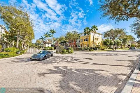 $319,000 | 580 Pacific Grove Drive, Unit 3, West Palm Beach, FL 33401