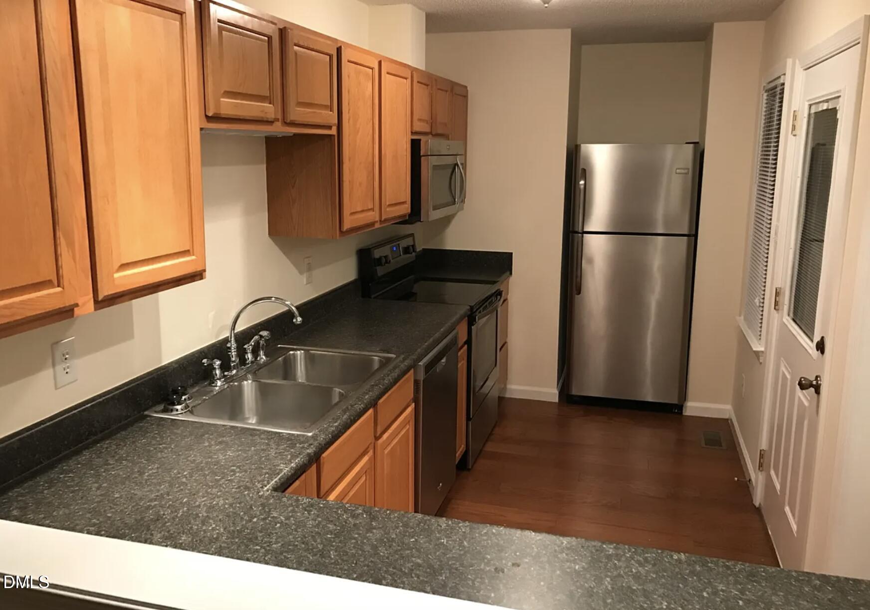 309 South Bloodworth Street Raleigh, NC 27601 - Photo 5 of 11