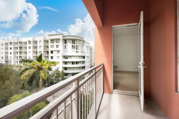 $445,000 | 7350 Southwest 89th Street, Unit 514S, Miami, FL 33156