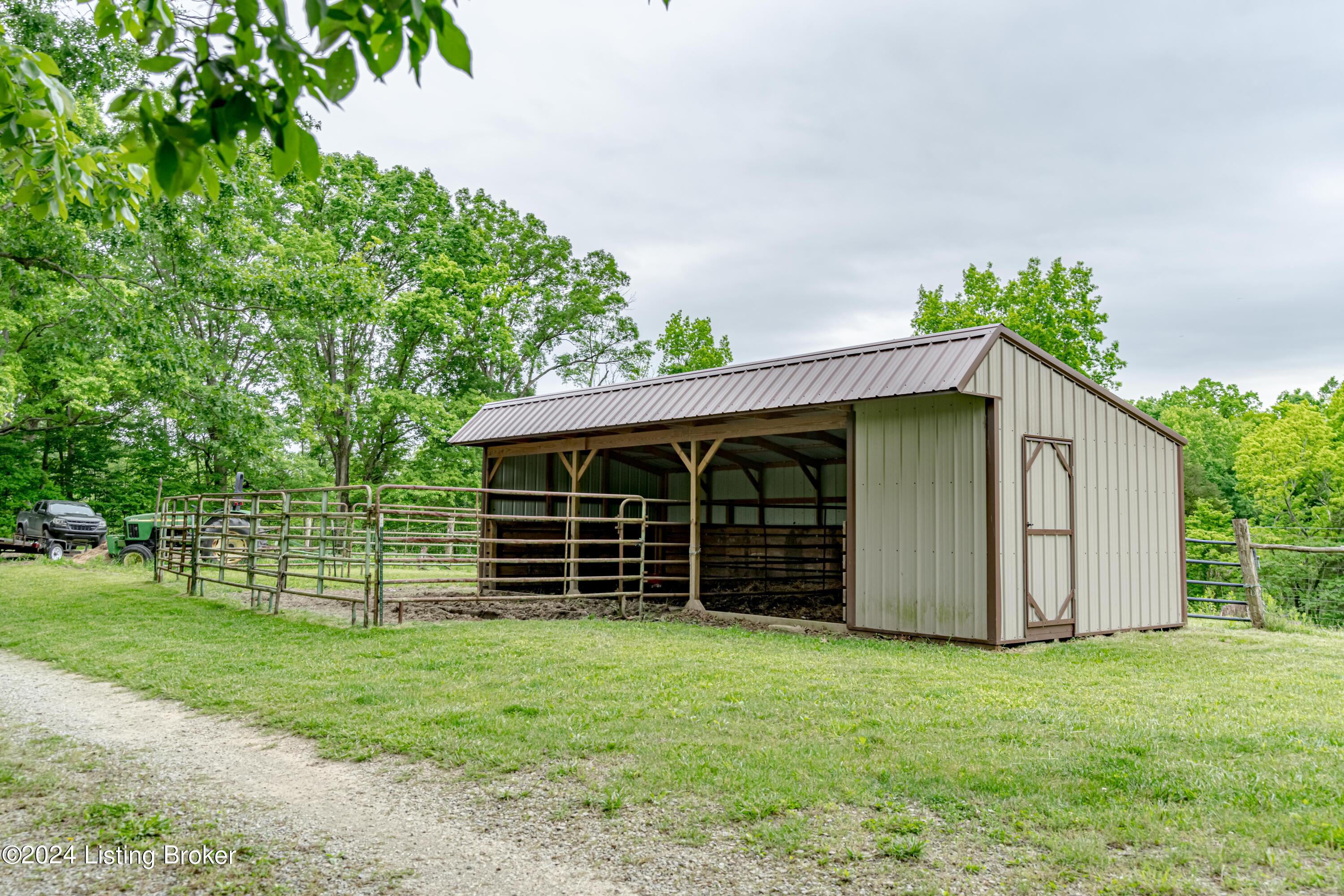 2160 Highview Church Road Bloomfield, KY 40008 - Photo 23 of 33 hvc stable