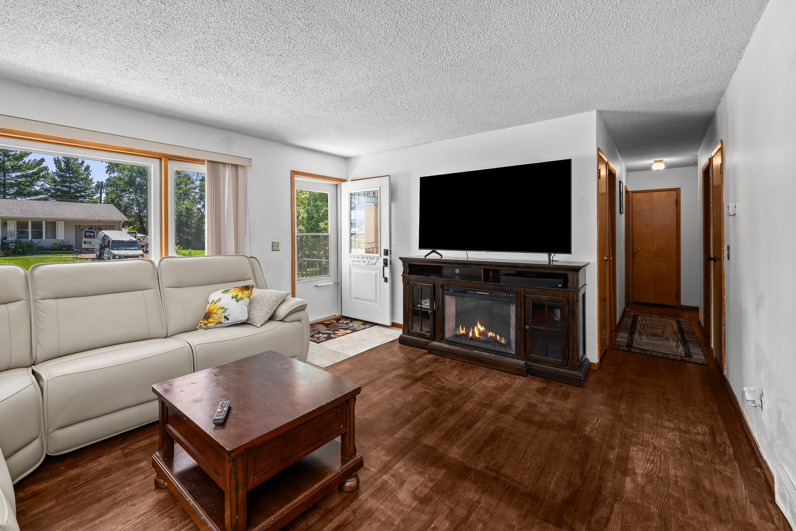 1406 15th Street Silvis, IL 61282 - Photo 4 of 36