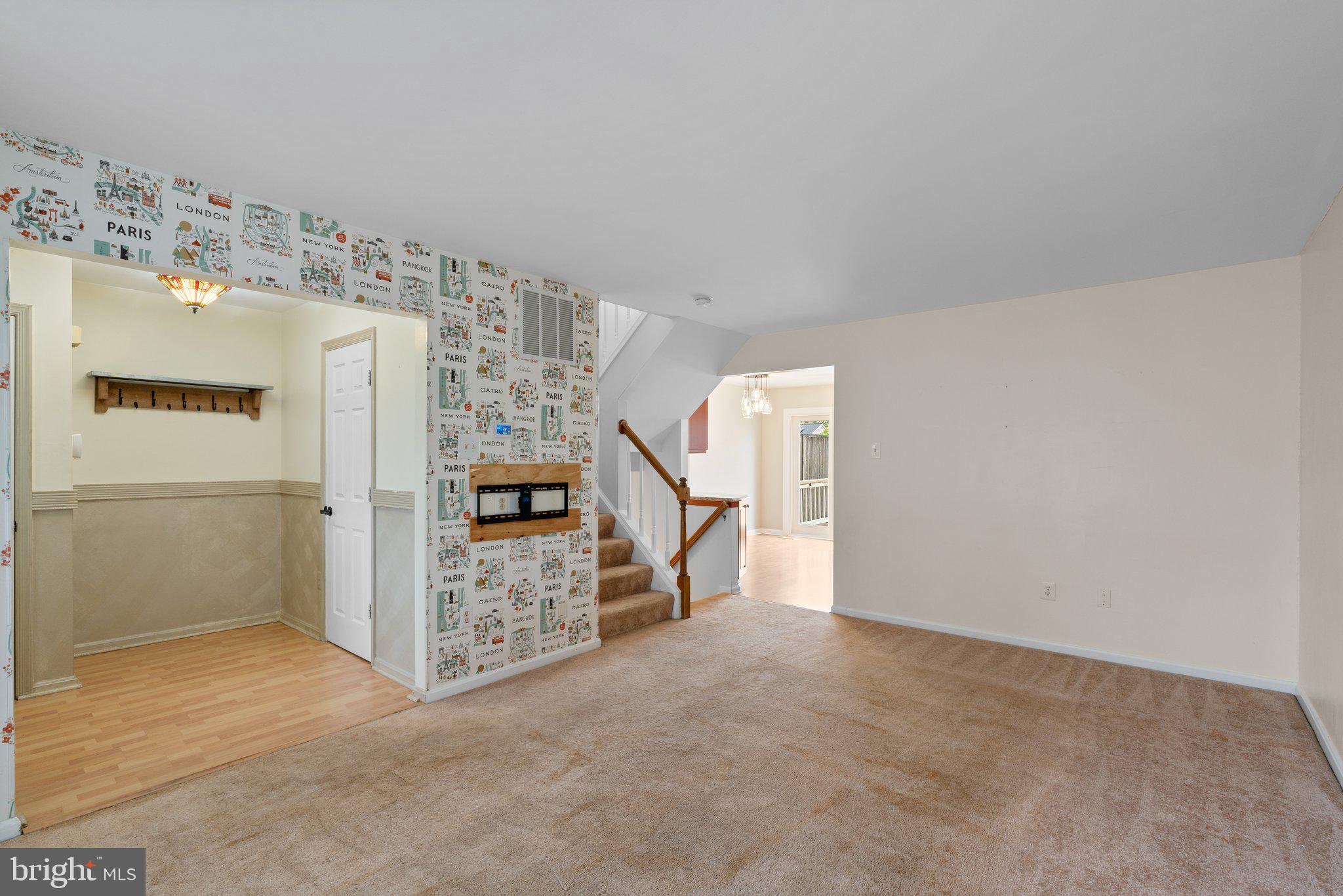 4406 Silver Teal Road Baltimore, MD 21236 - Photo 3 of 30 Living Room