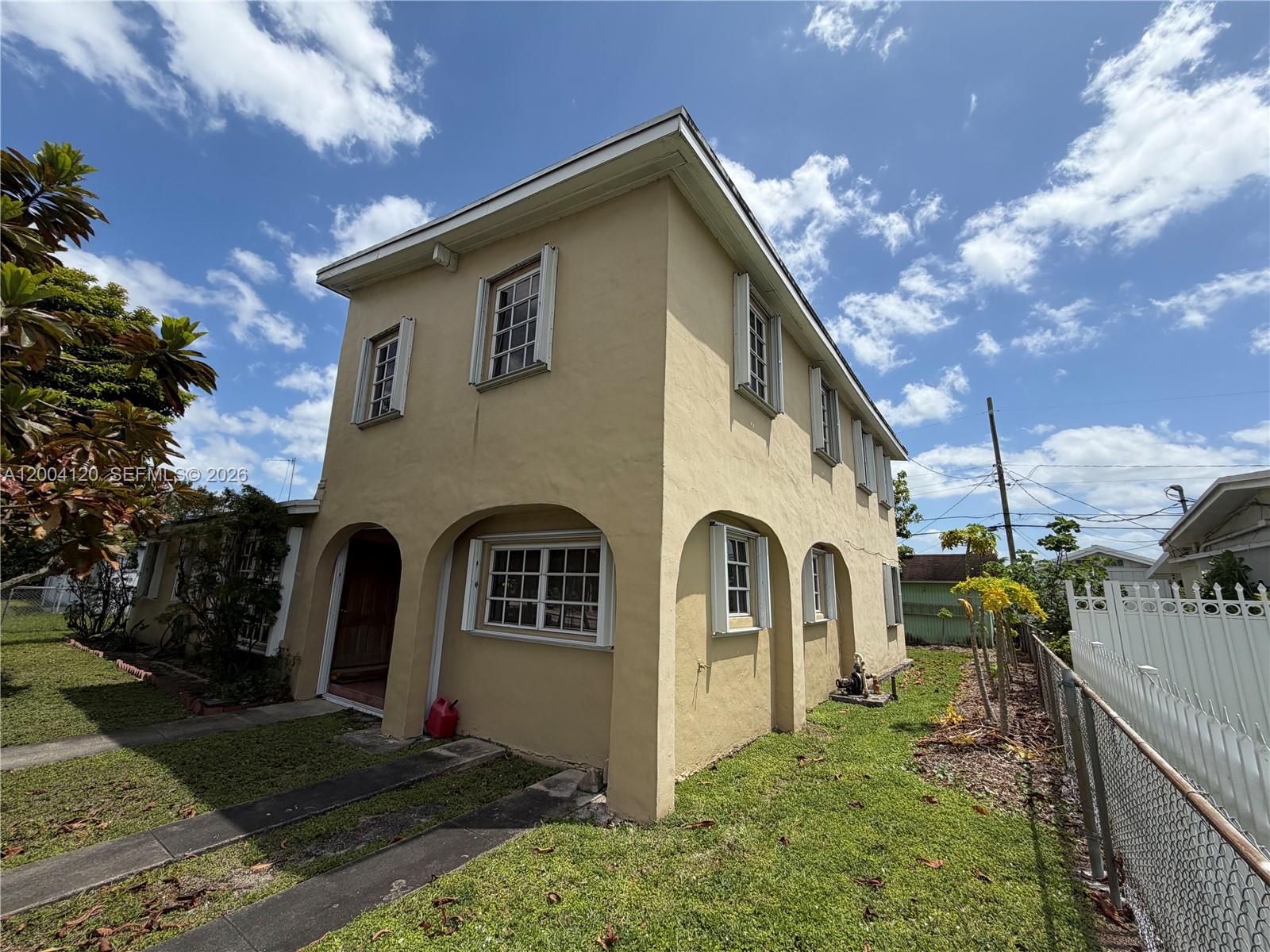10910 Southwest 40th Street Miami, FL 33165 - Photo 26 of 40