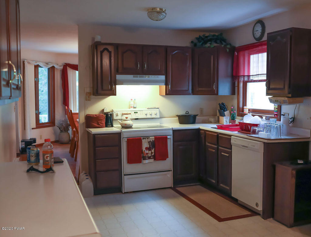119 Deer Run Road Hawley, PA 18428 - Photo 19 of 64 14-kitchen