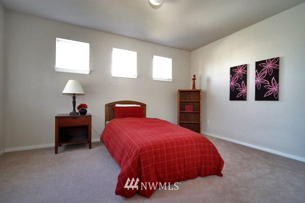 4520 Northeast 5th Street Renton, WA 98059 - Photo 12 of 14