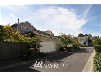 4520 Northeast 5th Street Renton, WA 98059 - Photo 13 of 14