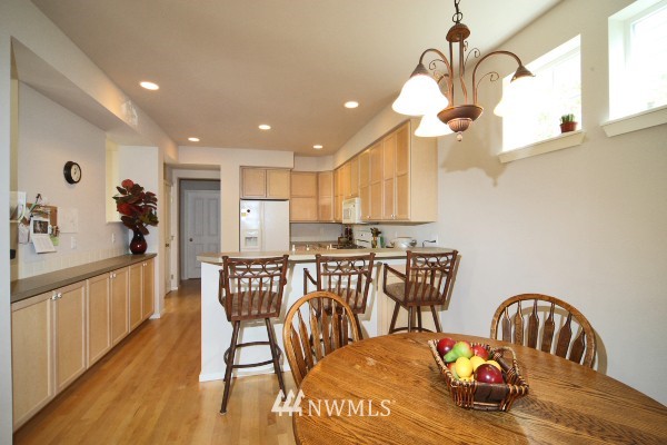 4520 Northeast 5th Street Renton, WA 98059 - Photo 7 of 14
