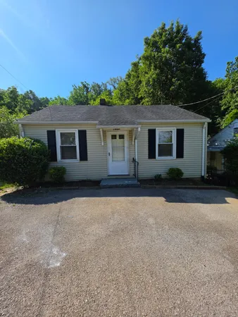 $1,300 | 3640 Brandywine Avenue, Roanoke, VA 24018
