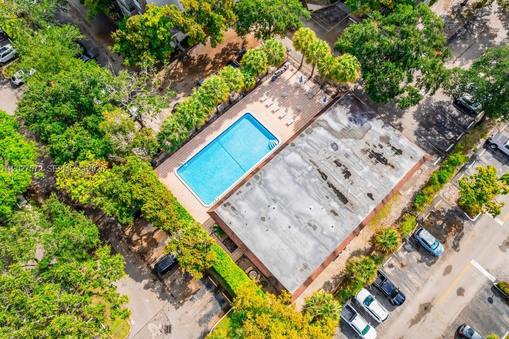6600 Cypress Road, Unit 310 Plantation, FL 33317 - Photo 26 of 29 Community pool & BBQ area