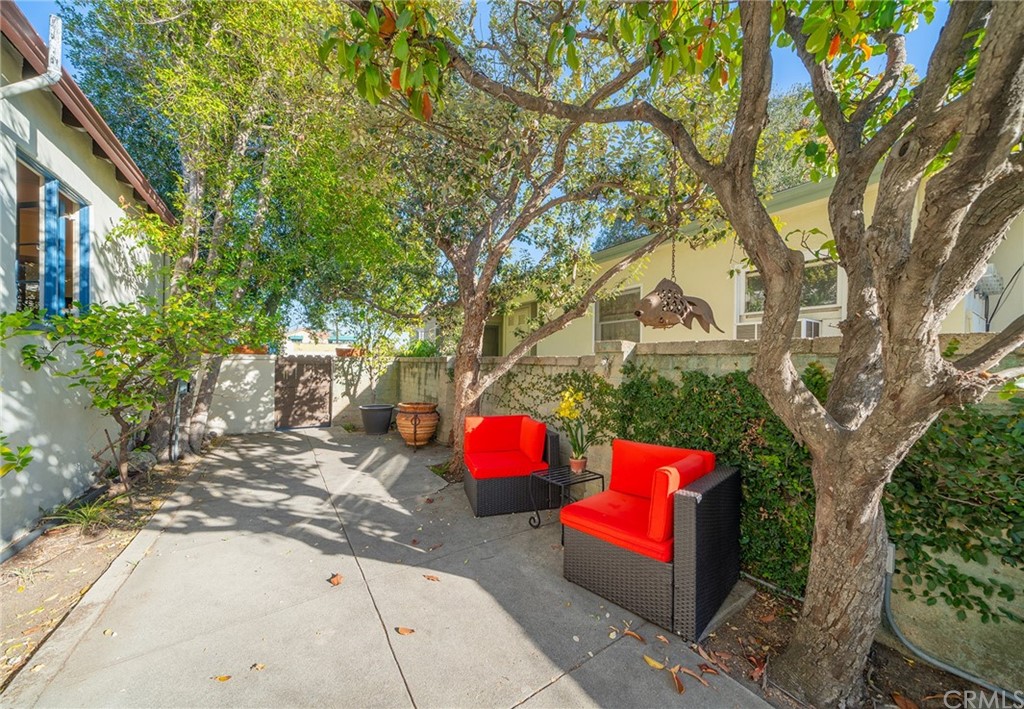 1853 Allen Avenue Pasadena, CA 91104 - Photo 32 of 38 a view of a outdoor space