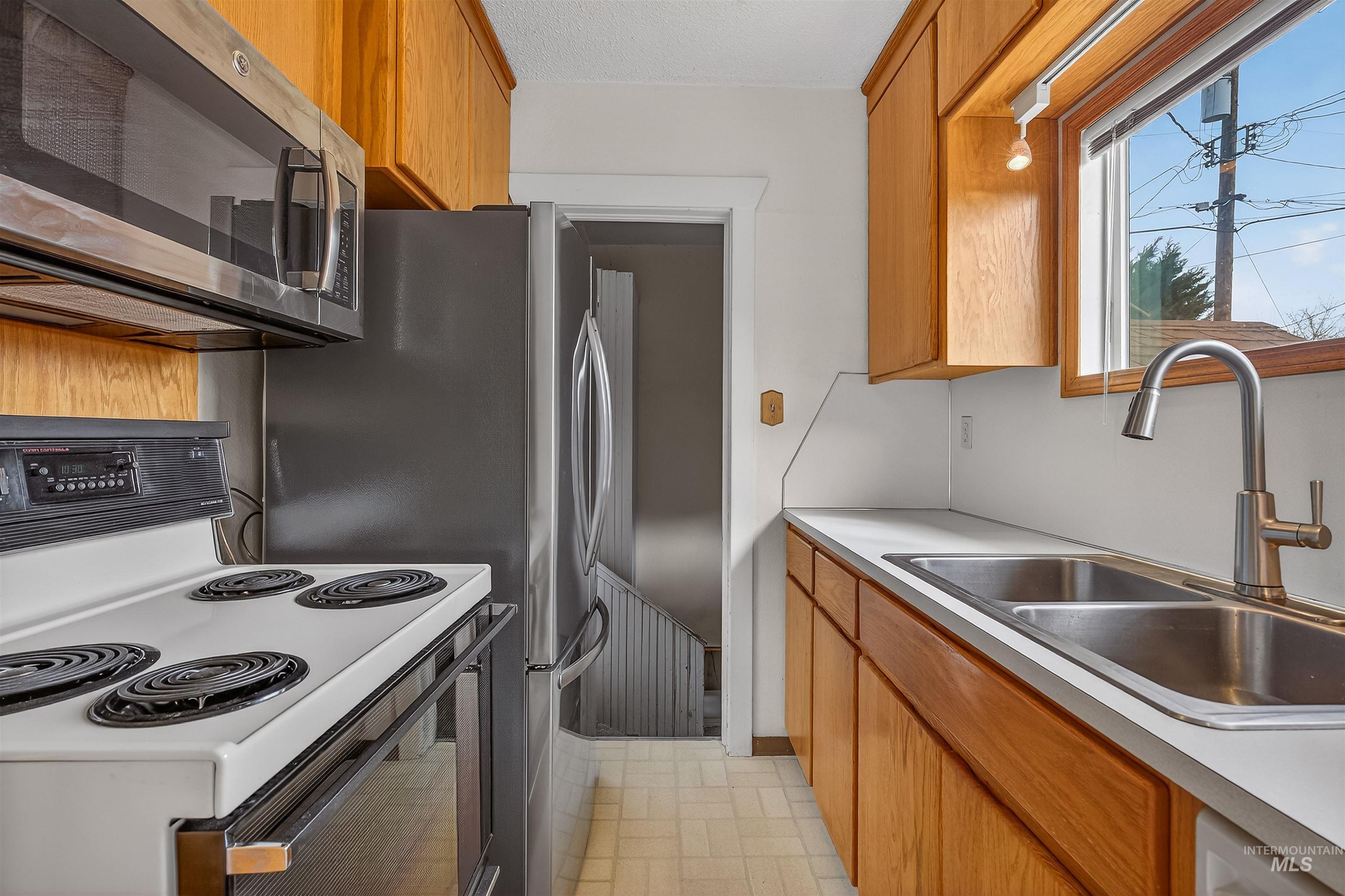 1317 15th Street Lewiston, ID 83501 - Photo 5 of 34