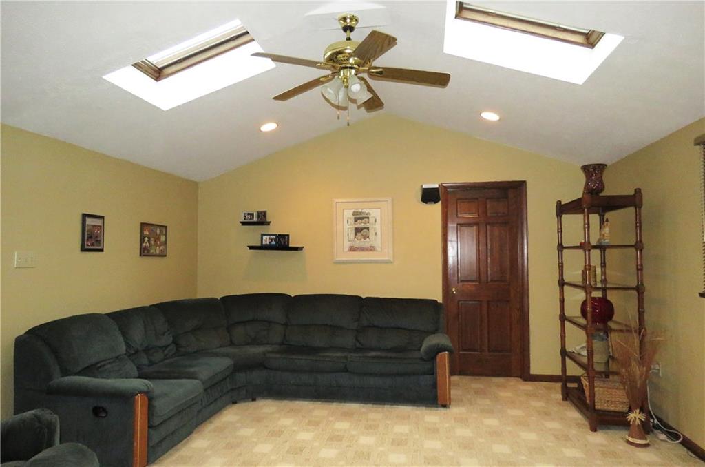 11255 McKee Road Irwin, PA 15642 - Photo 5 of 23 Gallery Image 5
