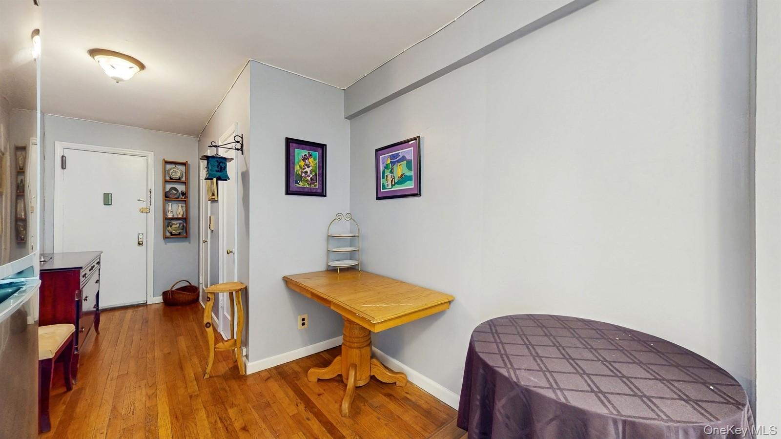 755 Bronx River Road, Unit 6C Bronxville, NY 10708 - Photo 9 of 22 a living room with furniture