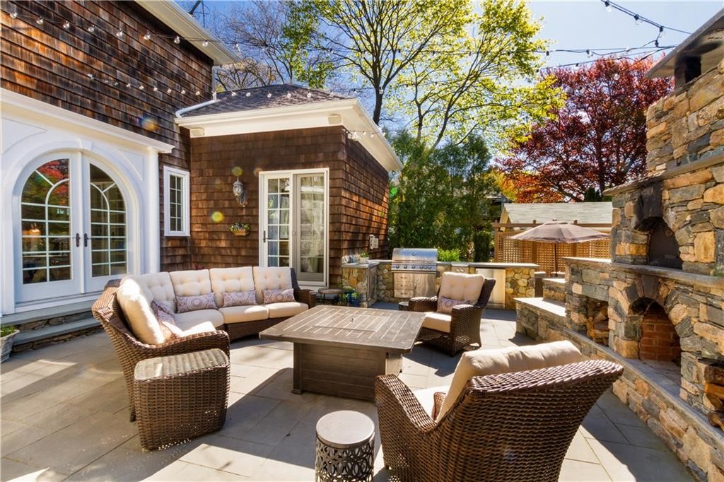 33 Whittier Road Jamestown, RI 02835 - Photo 5 of 49 Gallery Image 5