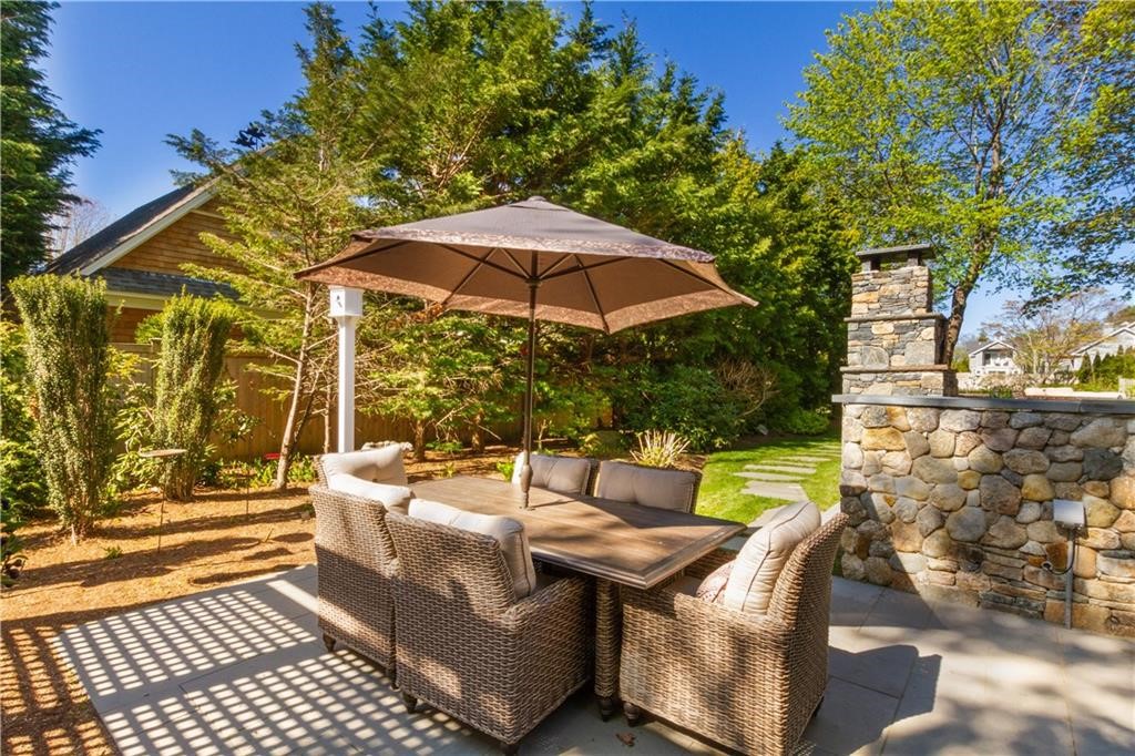 33 Whittier Road Jamestown, RI 02835 - Photo 7 of 49 Gallery Image 7