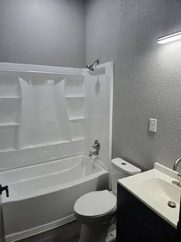 $1,250 | 2886 Broadway Street, Unit B, San Leon, TX 77539