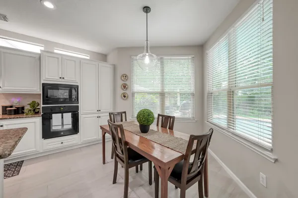$725,000 | 94 North Cochrans Green Circle, The Woodlands, TX 77381