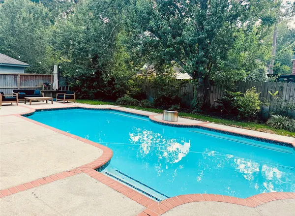 $725,000 | 94 North Cochrans Green Circle, The Woodlands, TX 77381