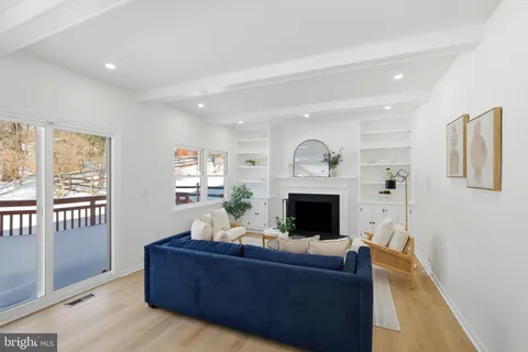 $1,125,000 | 14990 DuFief Drive, Gaithersburg, MD 20878