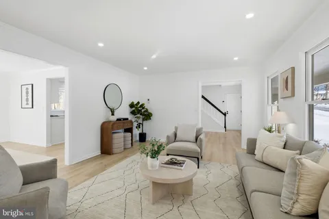 $1,125,000 | 14990 DuFief Drive, Gaithersburg, MD 20878