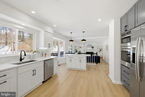 $1,125,000 | 14990 DuFief Drive, Gaithersburg, MD 20878