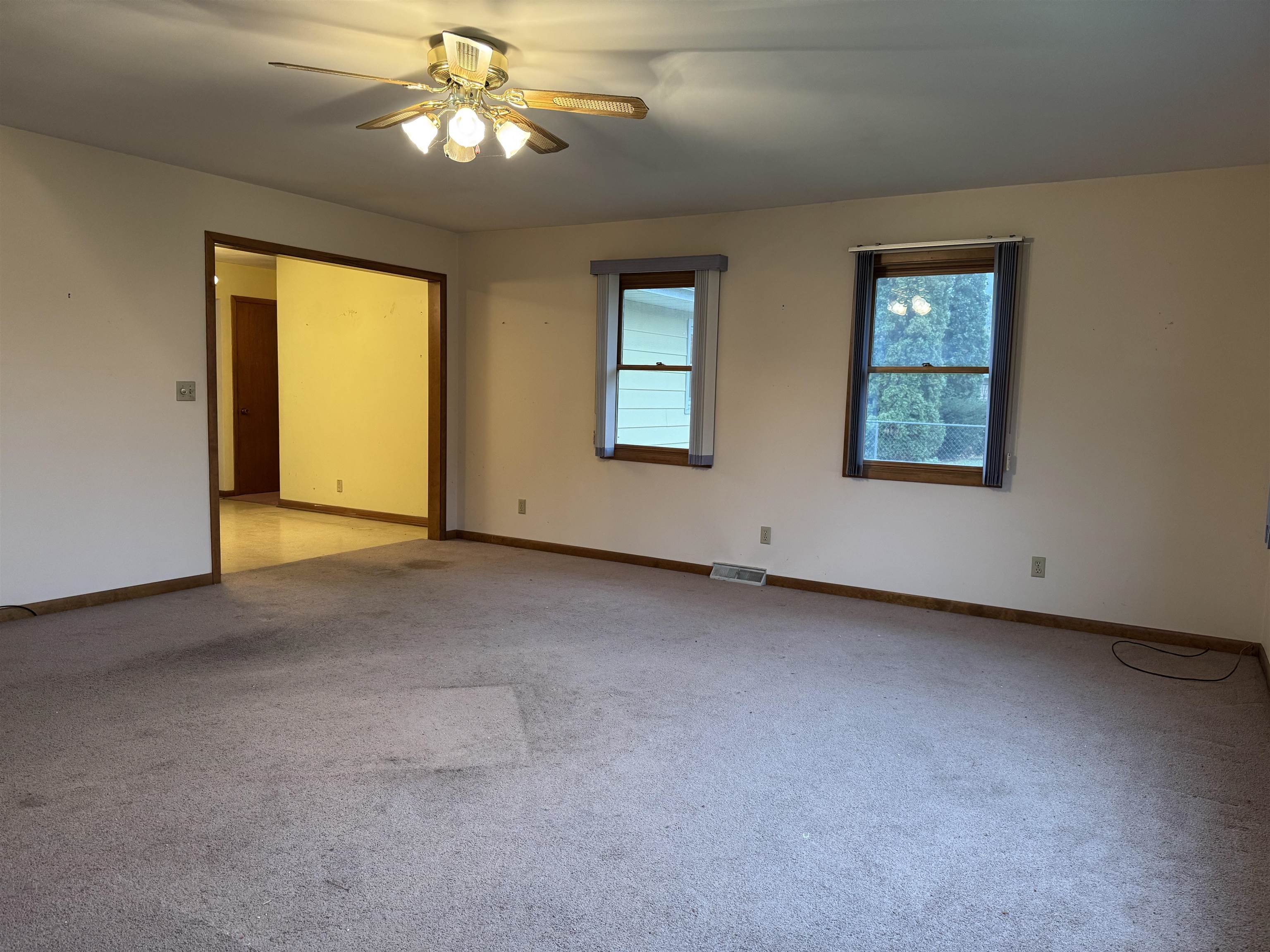 2411 East West Hart Road Beloit, WI 53511 - Photo 11 of 26