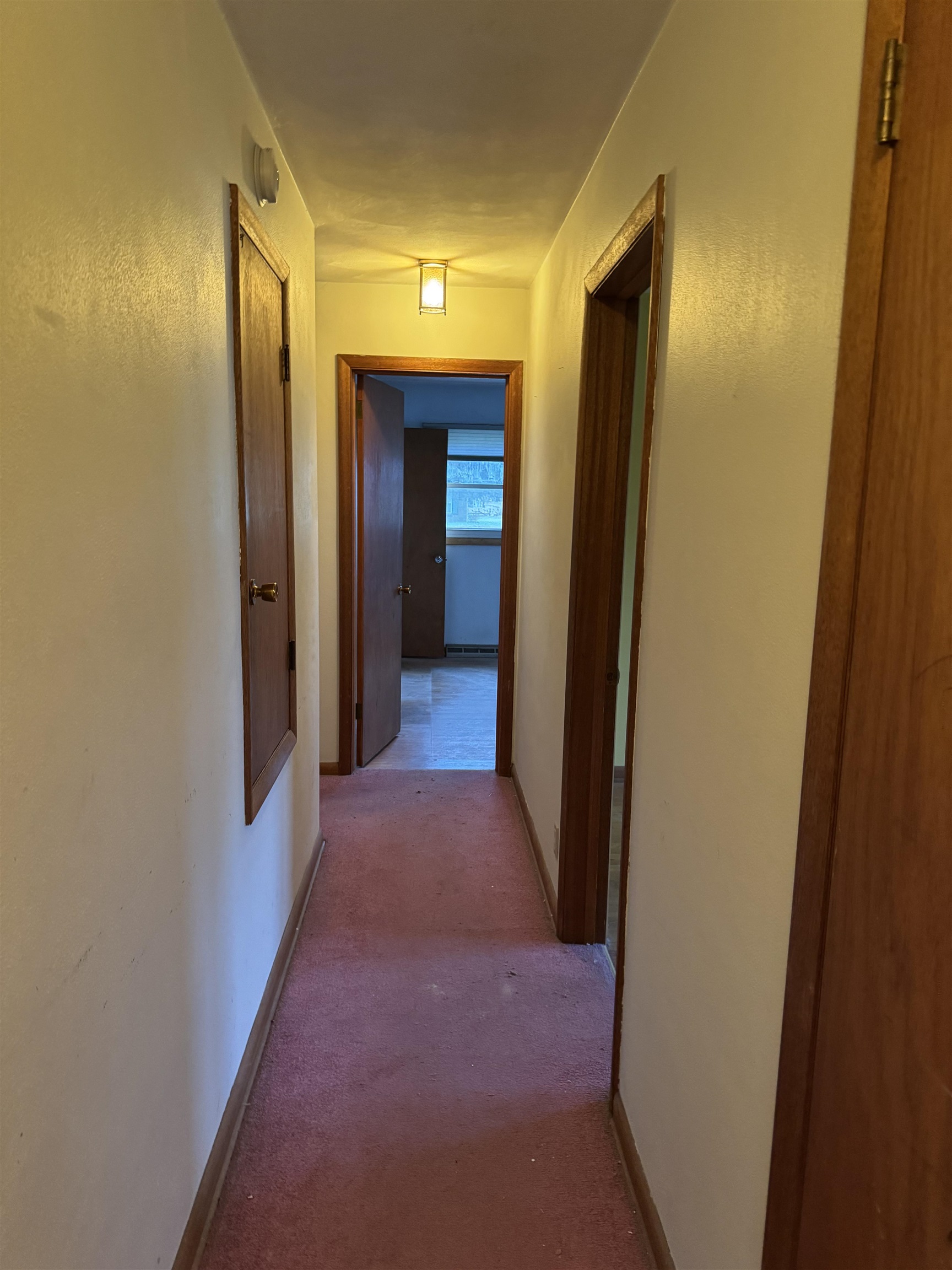 2411 East West Hart Road Beloit, WI 53511 - Photo 12 of 26