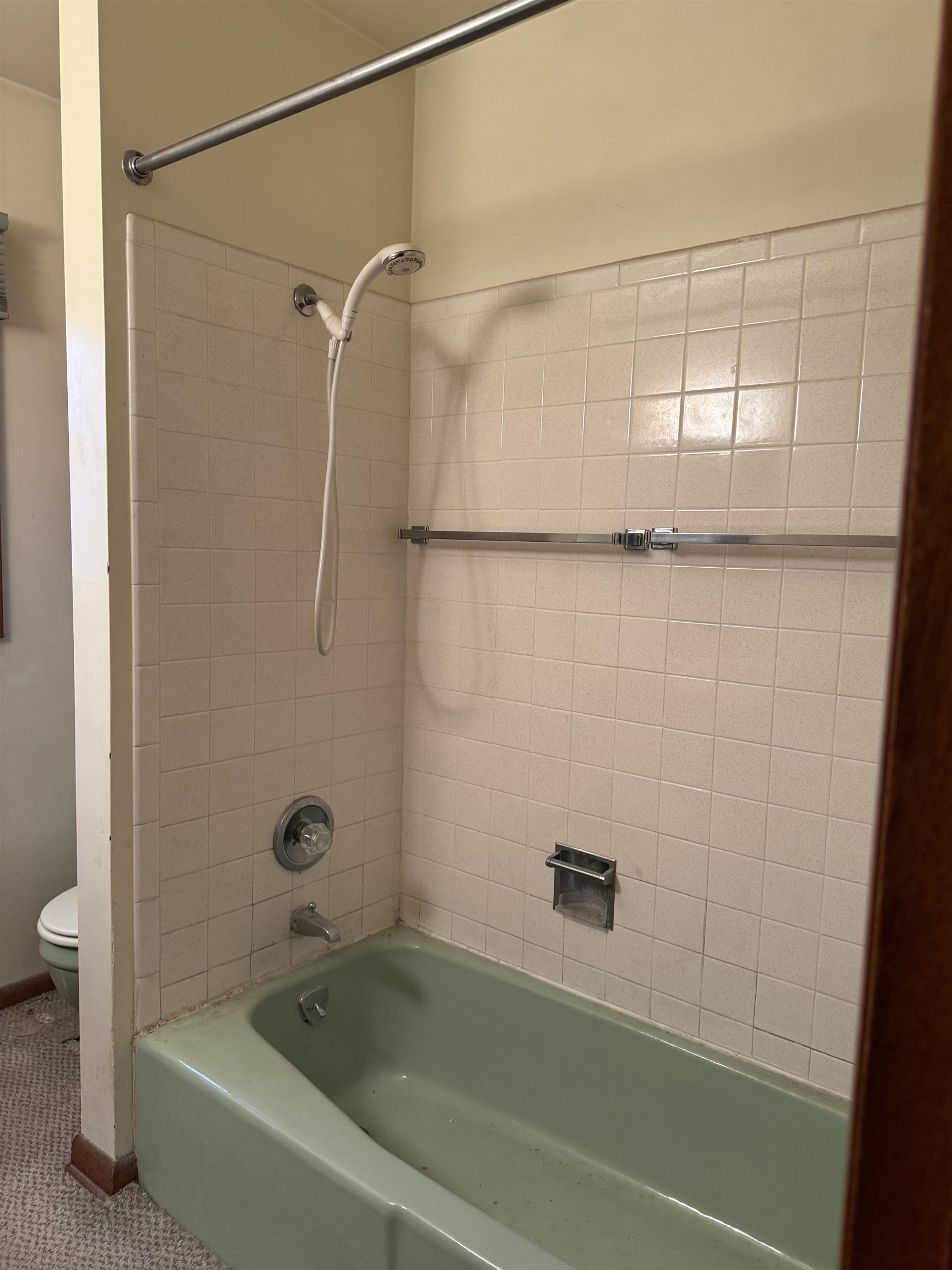 2411 East West Hart Road Beloit, WI 53511 - Photo 14 of 26