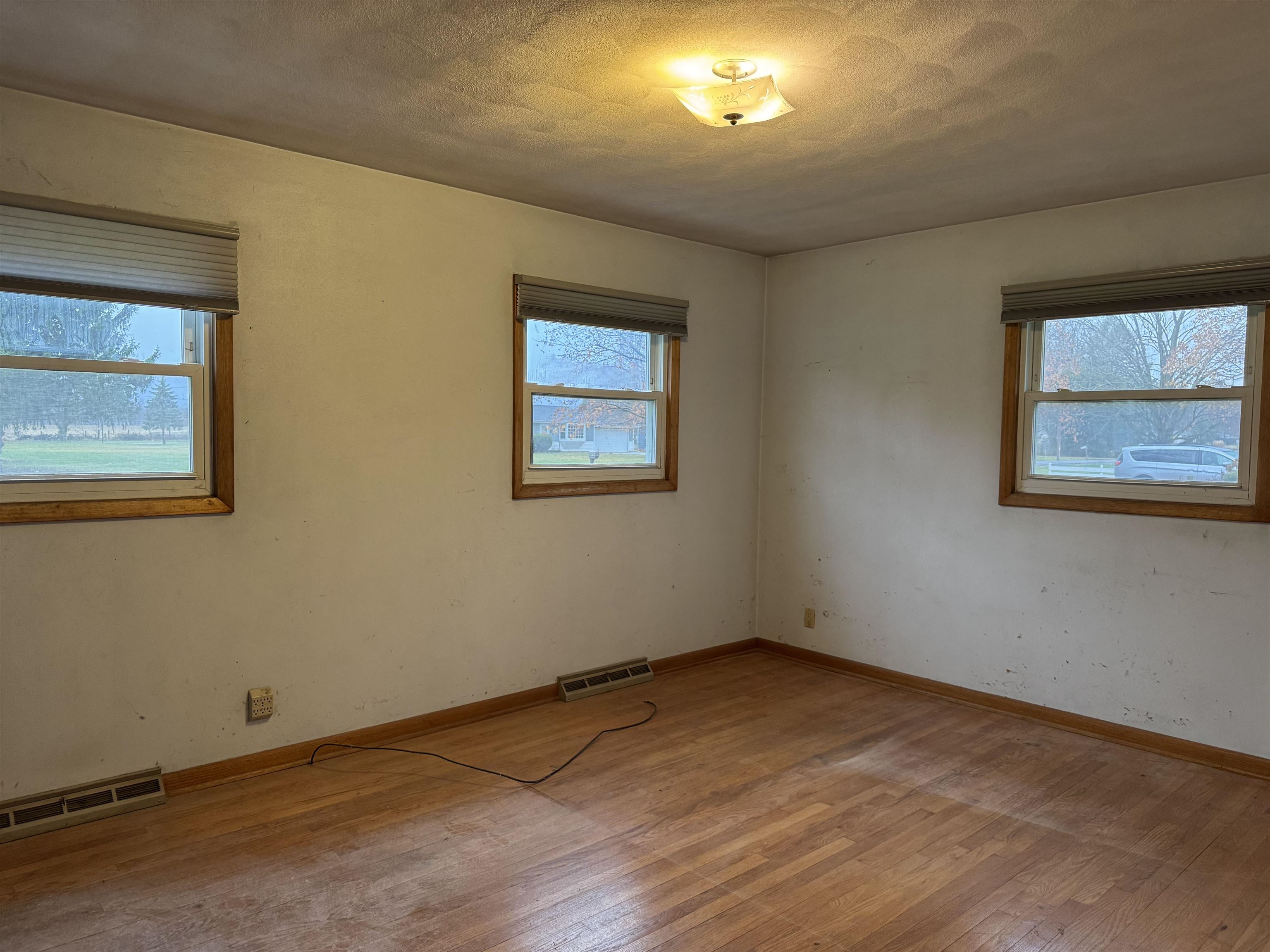 2411 East West Hart Road Beloit, WI 53511 - Photo 16 of 26