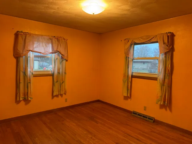 $249,900 | 2411 East West Hart Road, Beloit, WI 53511