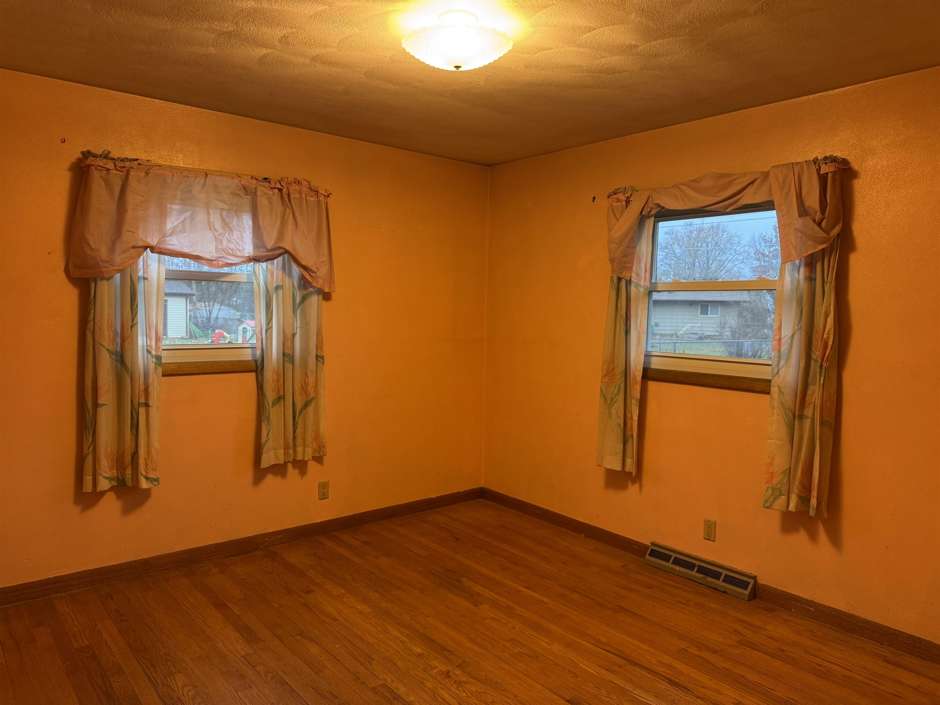 2411 East West Hart Road Beloit, WI 53511 - Photo 18 of 26