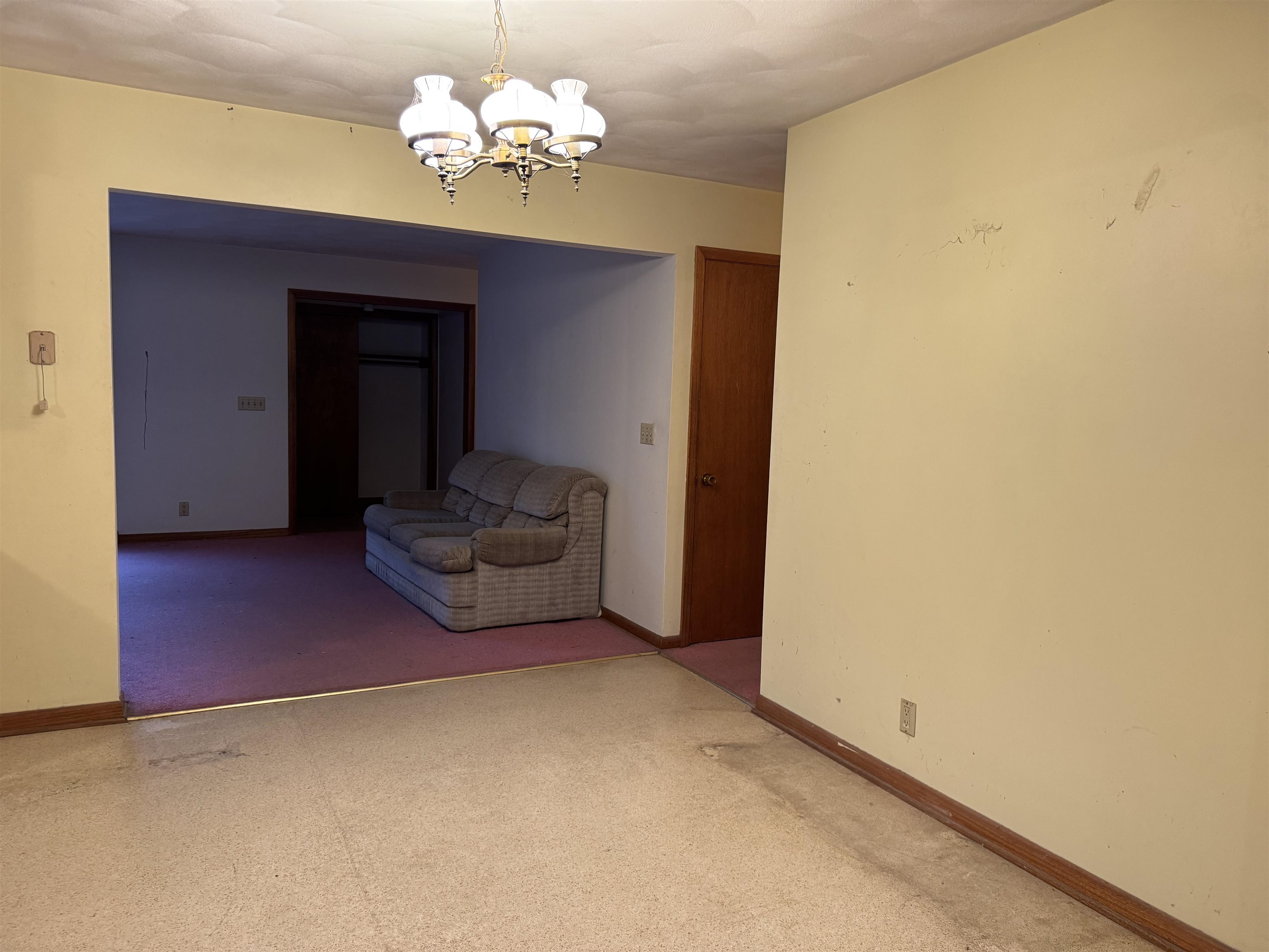 2411 East West Hart Road Beloit, WI 53511 - Photo 5 of 26