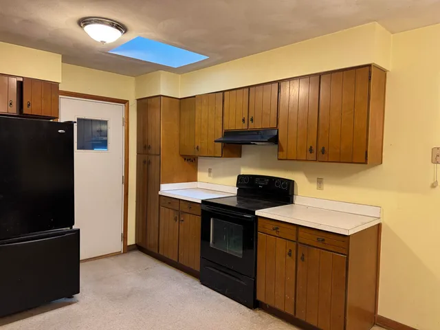 $249,900 | 2411 East West Hart Road, Beloit, WI 53511