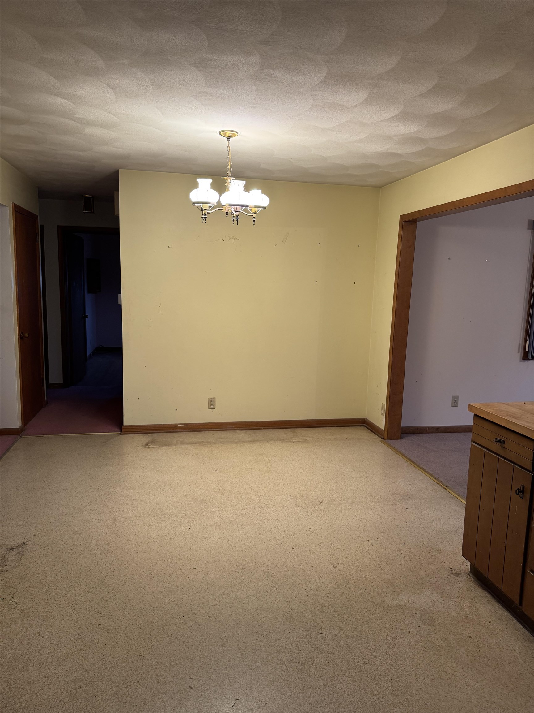 2411 East West Hart Road Beloit, WI 53511 - Photo 8 of 26