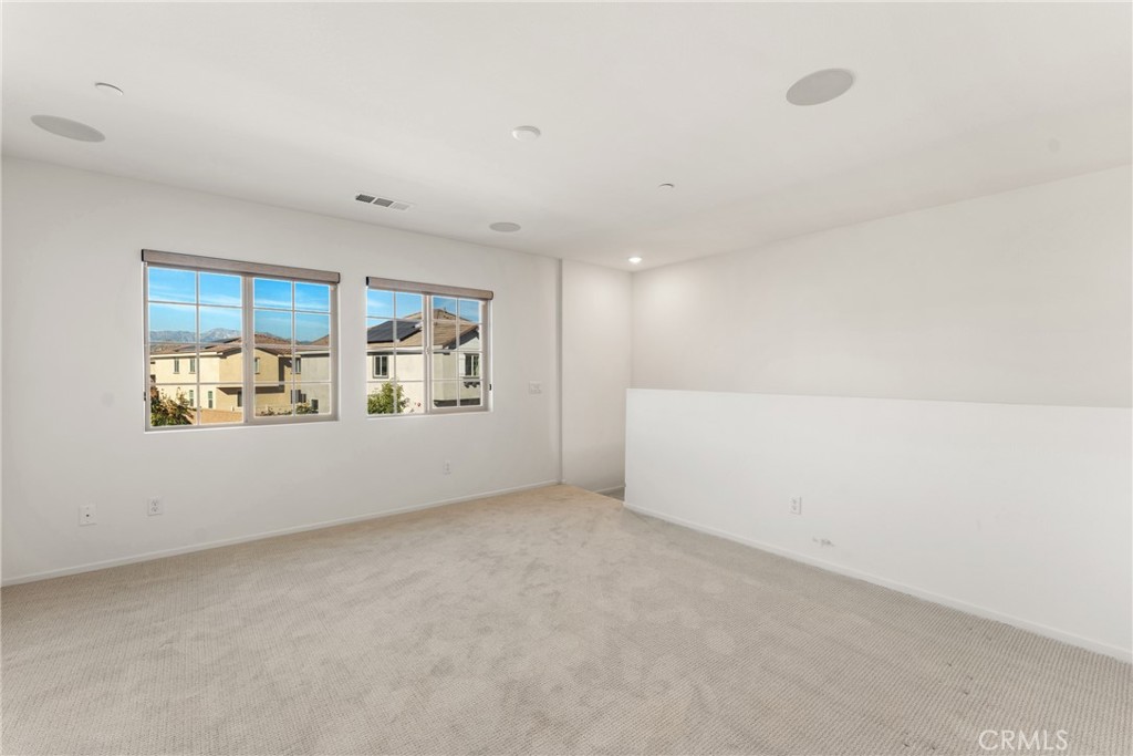 1762 Parkplace Lane Riverside, CA 92501 - Photo 26 of 41 Loft