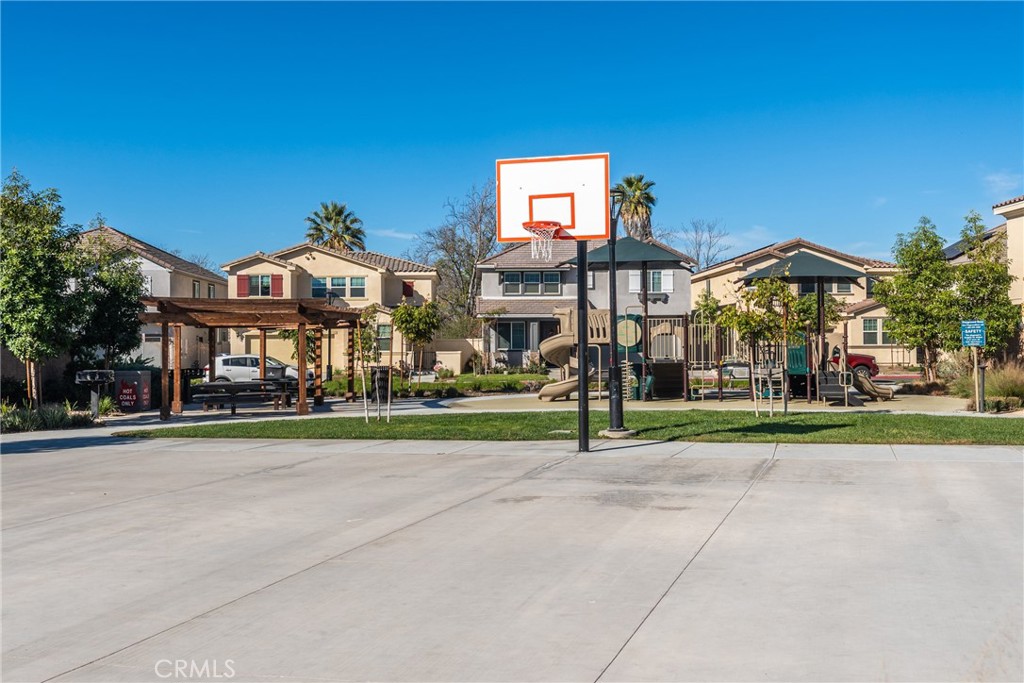 1762 Parkplace Lane Riverside, CA 92501 - Photo 38 of 41 Park