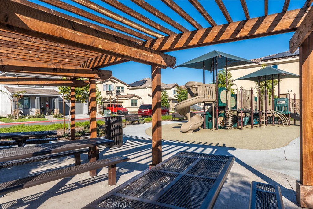 1762 Parkplace Lane Riverside, CA 92501 - Photo 39 of 41 Park