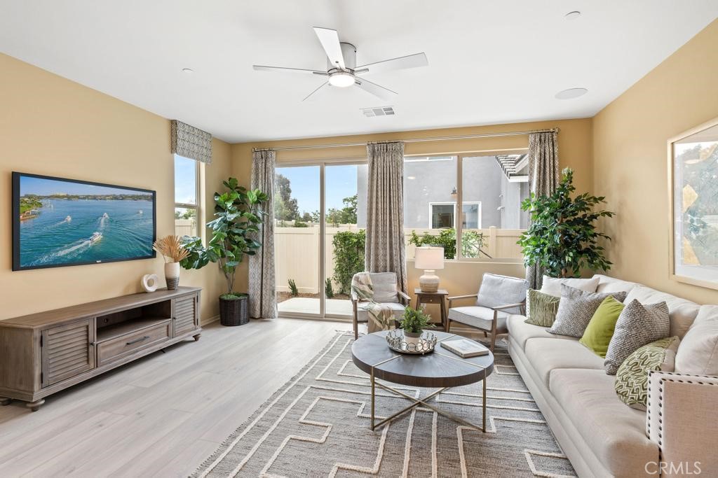 1762 Parkplace Lane Riverside, CA 92501 - Photo 6 of 41 Dining/Kitchen