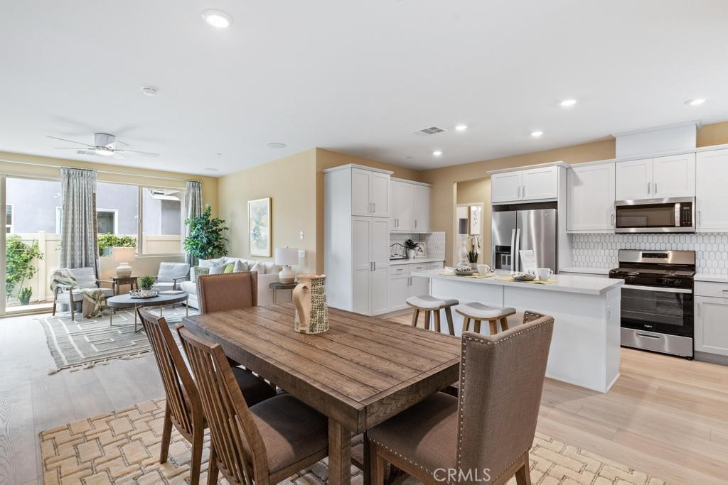 1762 Parkplace Lane Riverside, CA 92501 - Photo 9 of 41 Dining/Kitchen