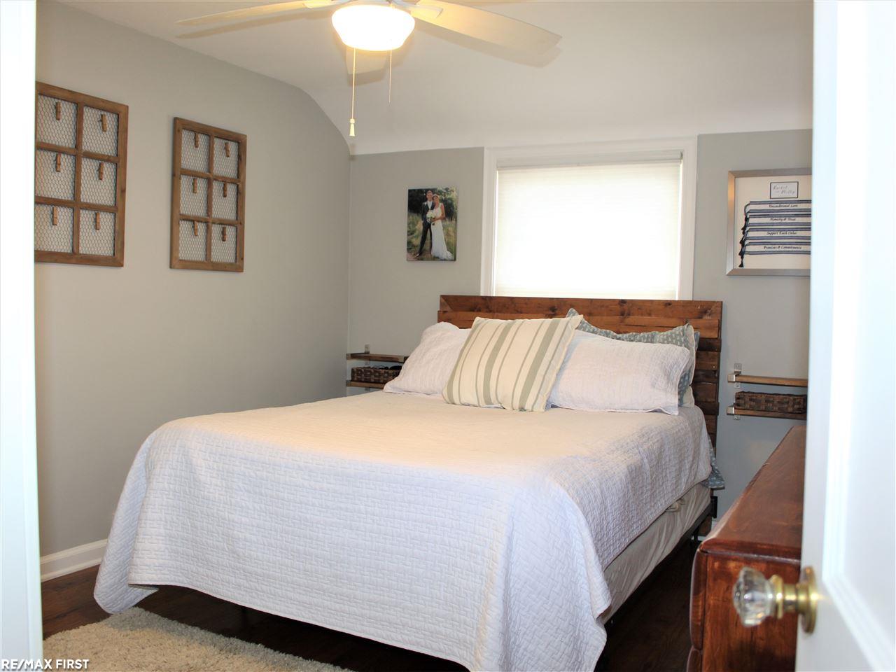 410 Fisher Road Grosse Pointe, MI 48230 - Photo 23 of 47 50005702-22.JPG