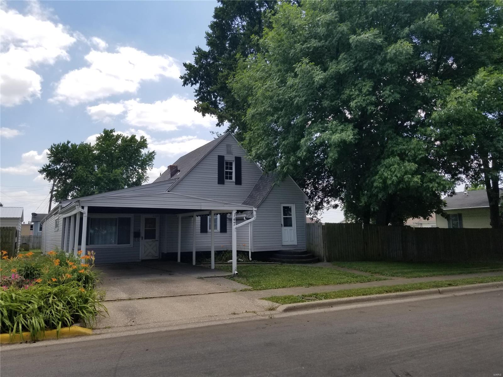 147 East 7th Street Roxana, IL 62084 - Photo 1 of 37