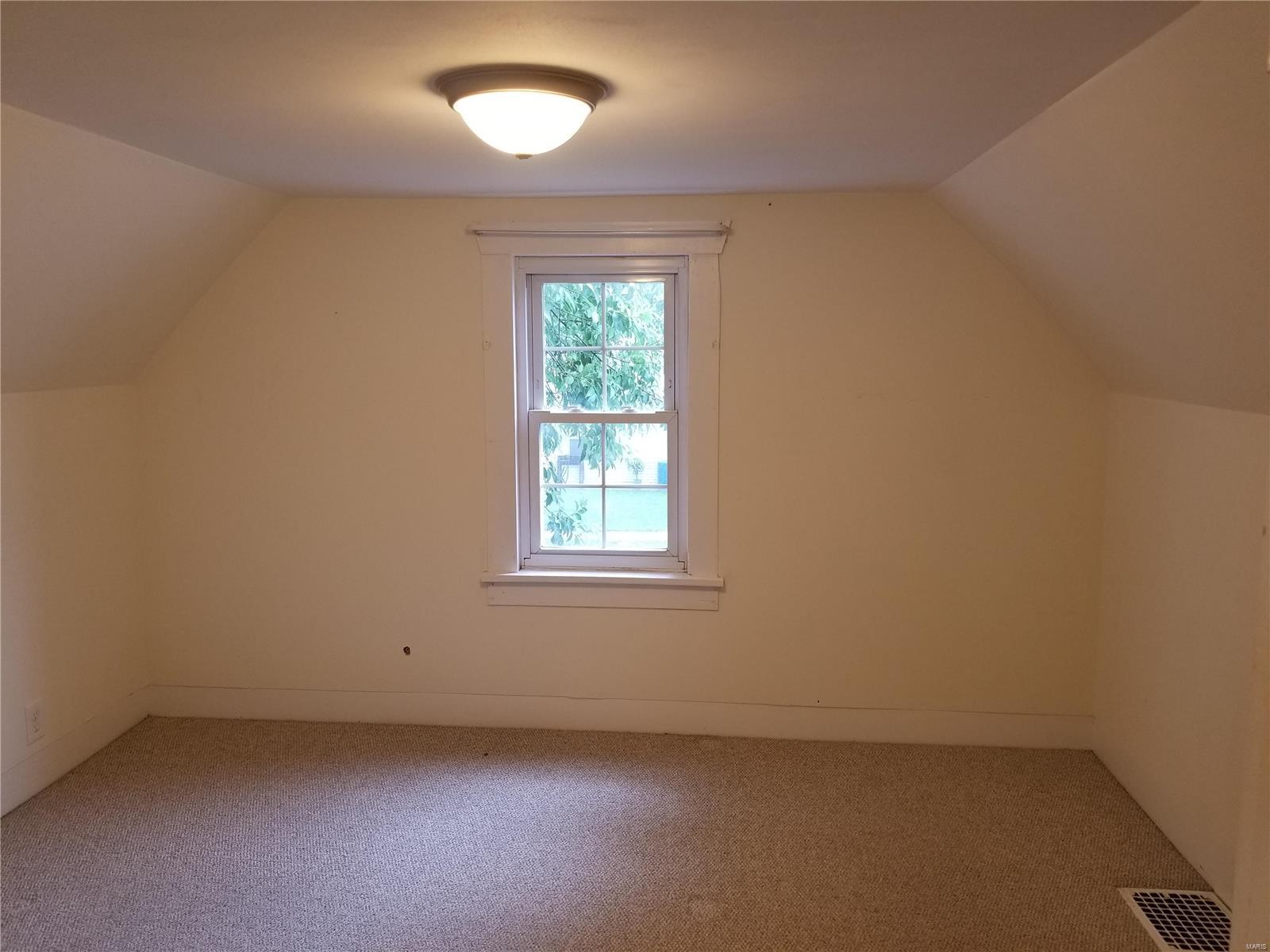 147 East 7th Street Roxana, IL 62084 - Photo 2 of 37