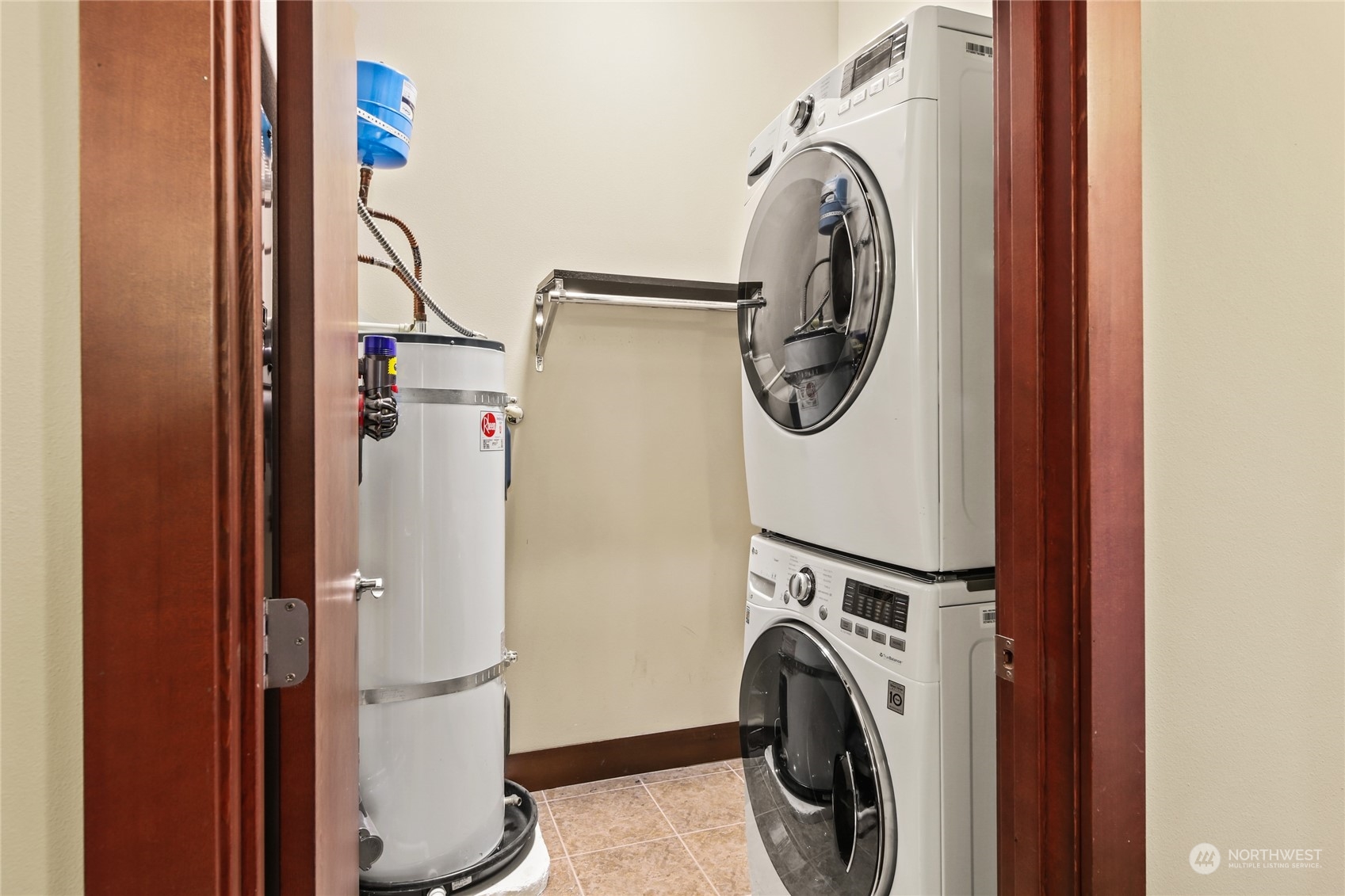 4005 Northeast 3rd Place, Unit 3E Renton, WA 98056 - Photo 20 of 28 a utility room with dryer and washer