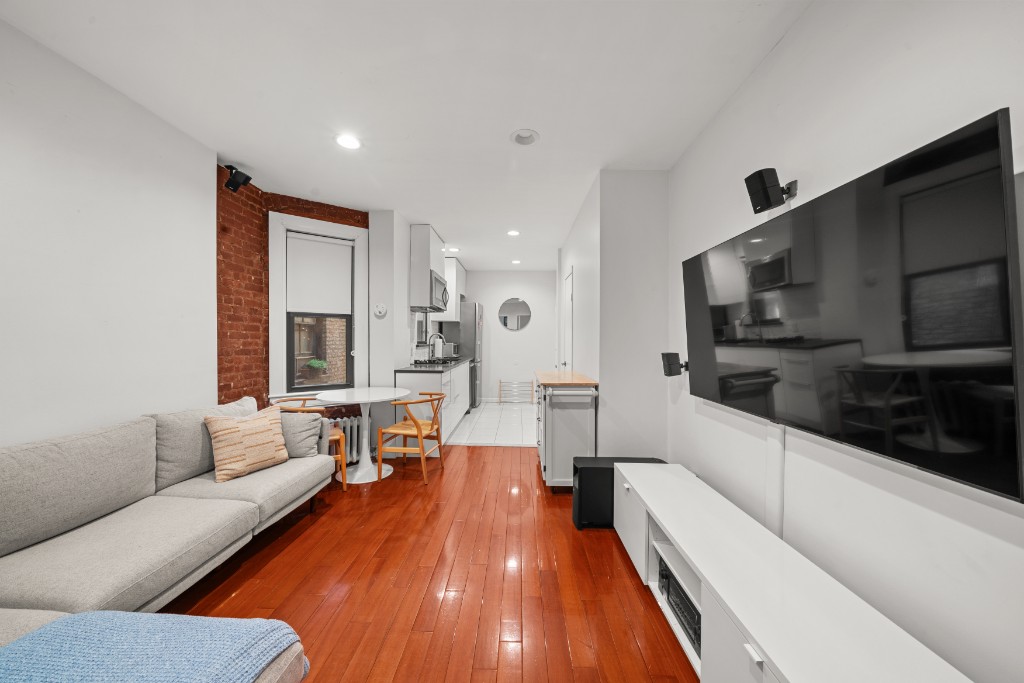 175 Bleecker Street, Unit 11 Manhattan, NY 10012 - Photo 2 of 14 Photo 2