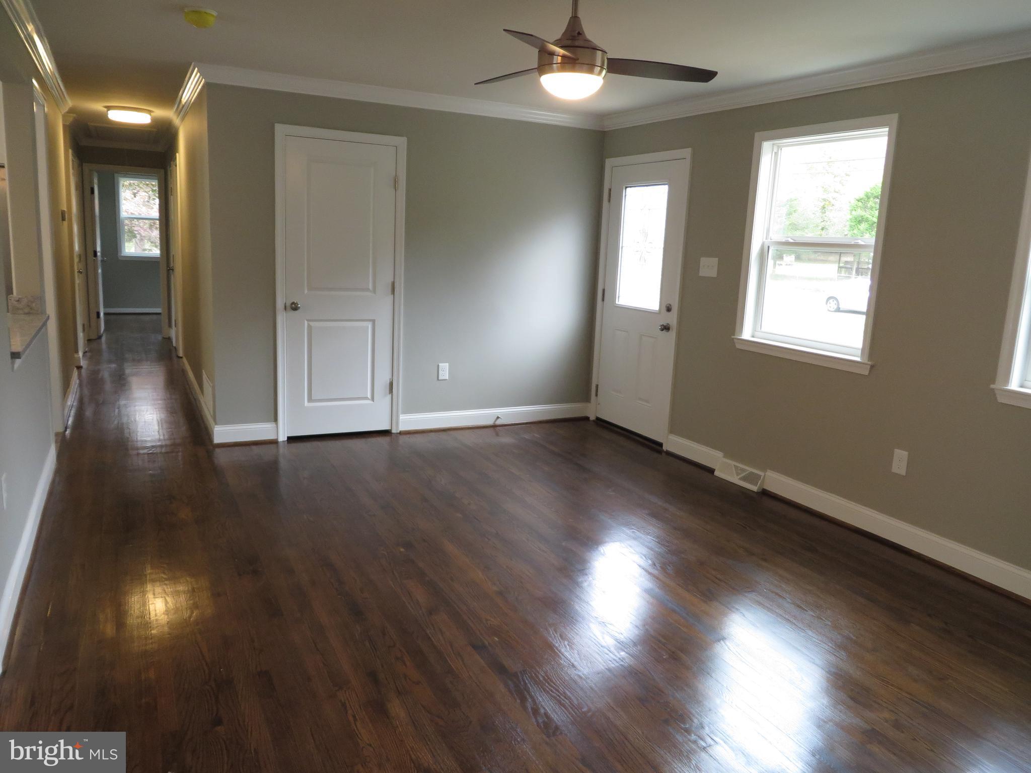 14409 Duckett Road Brandywine, MD 20613 - Photo 5 of 20 Living Room