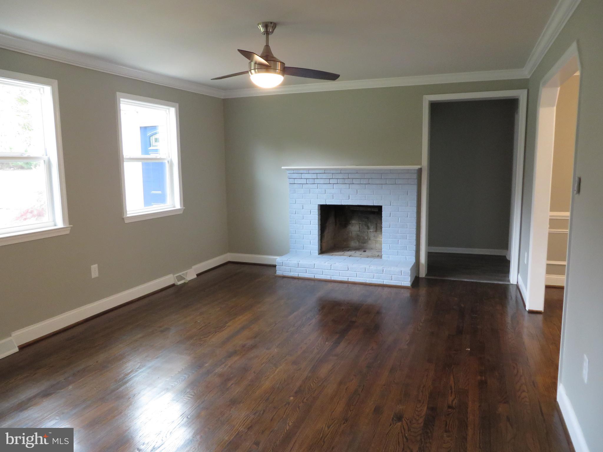 14409 Duckett Road Brandywine, MD 20613 - Photo 6 of 20 Living Room