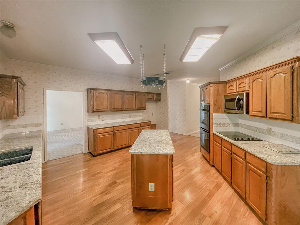1312 Rio Grande Drive Benbrook, TX 76126 - Photo 3 of 29