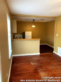 $950 | 207 Bradford Avenue, Unit 1, San Antonio, TX 78228